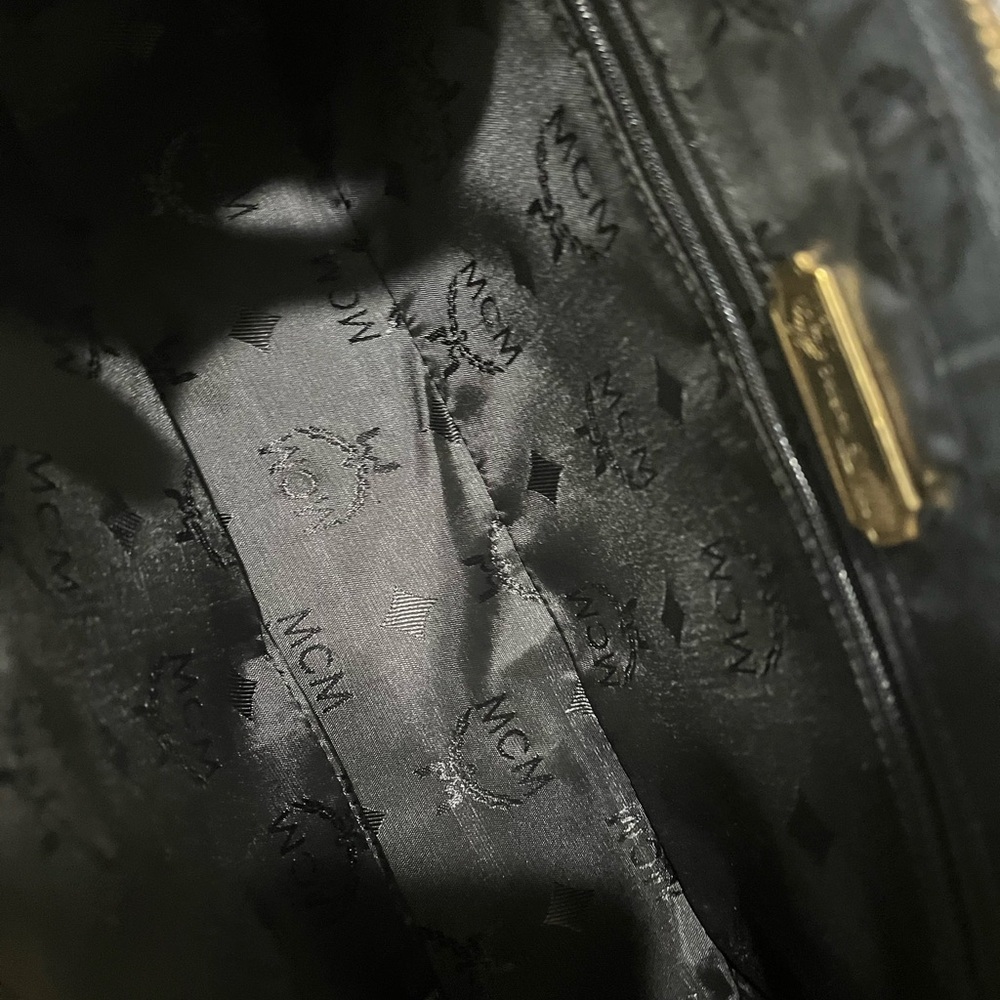MCM BLACK LONG HANDLE TOTE - Picture 9 of 12